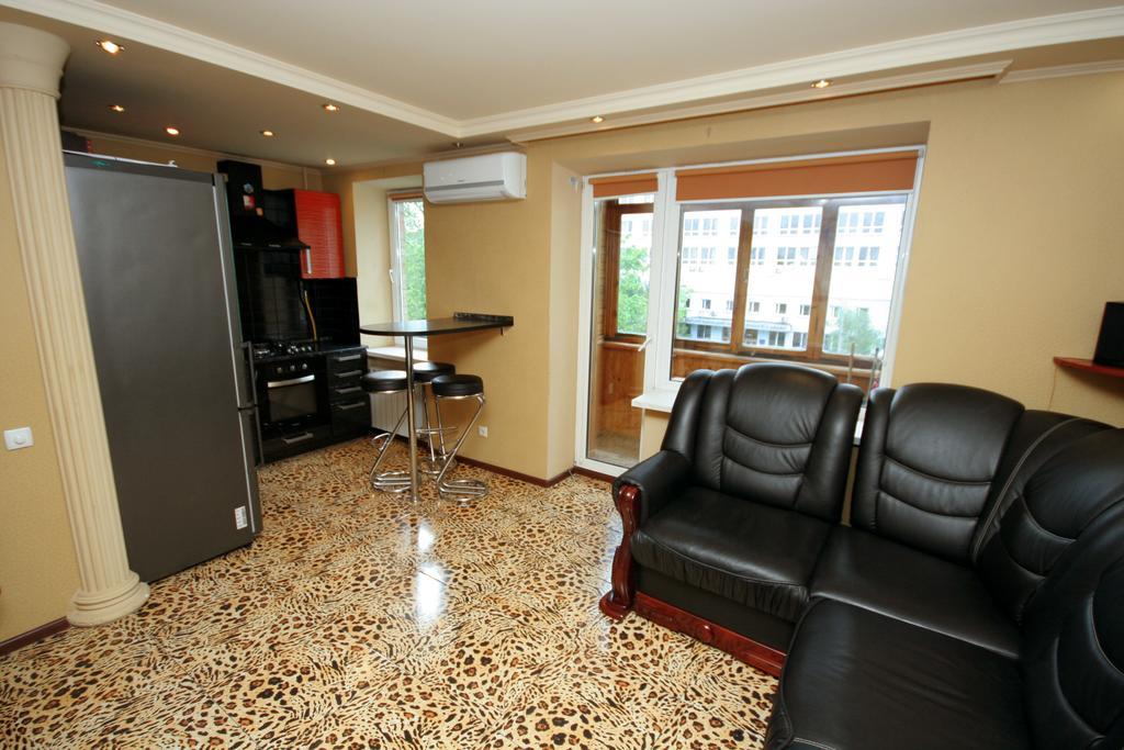 Pechersk Apartment In Kiev Center Oda fotoğraf